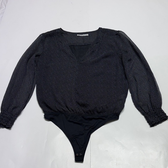 Abercrombie women’s chiffon black and white polka dot bodysuit size large - Picture 1 of 8